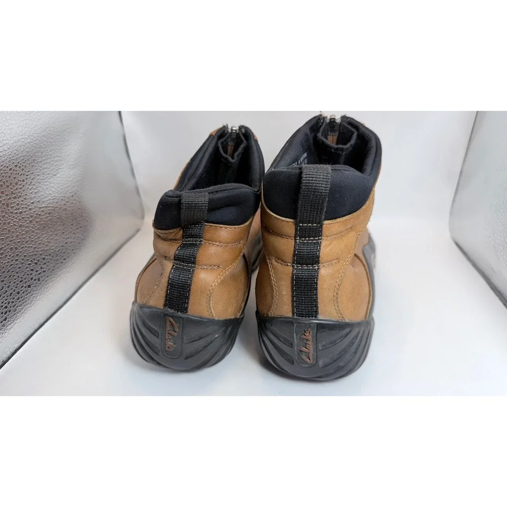 Clarks Muckers Tan Leather Waterproof Front Zip Ankle Boots Mens Size 8 M